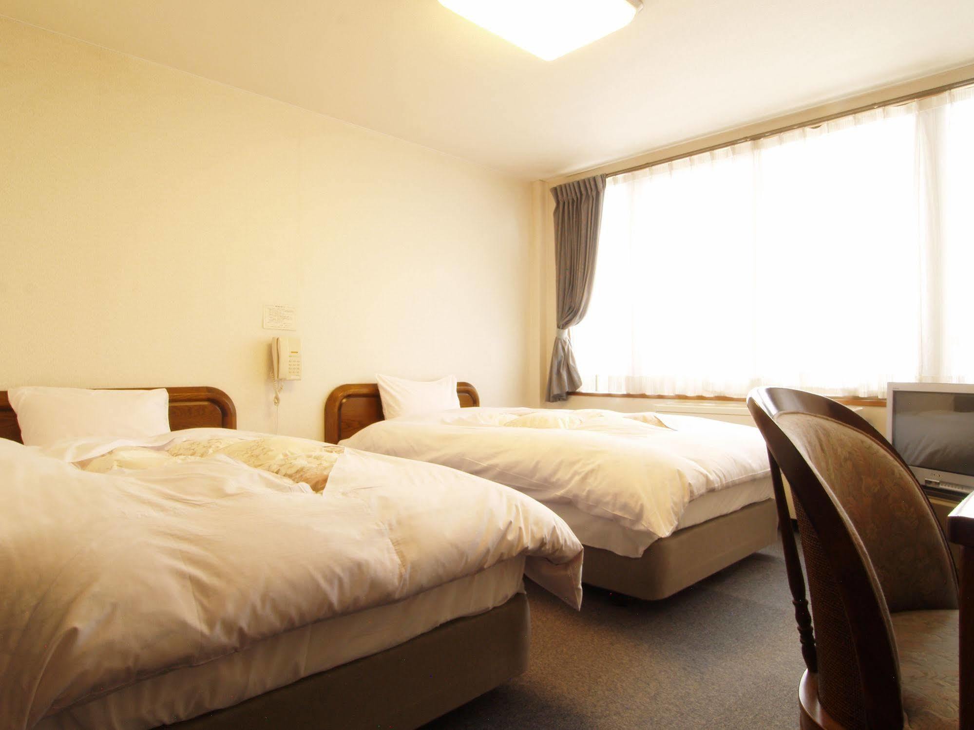 Central Inn Hakuba Exterior photo